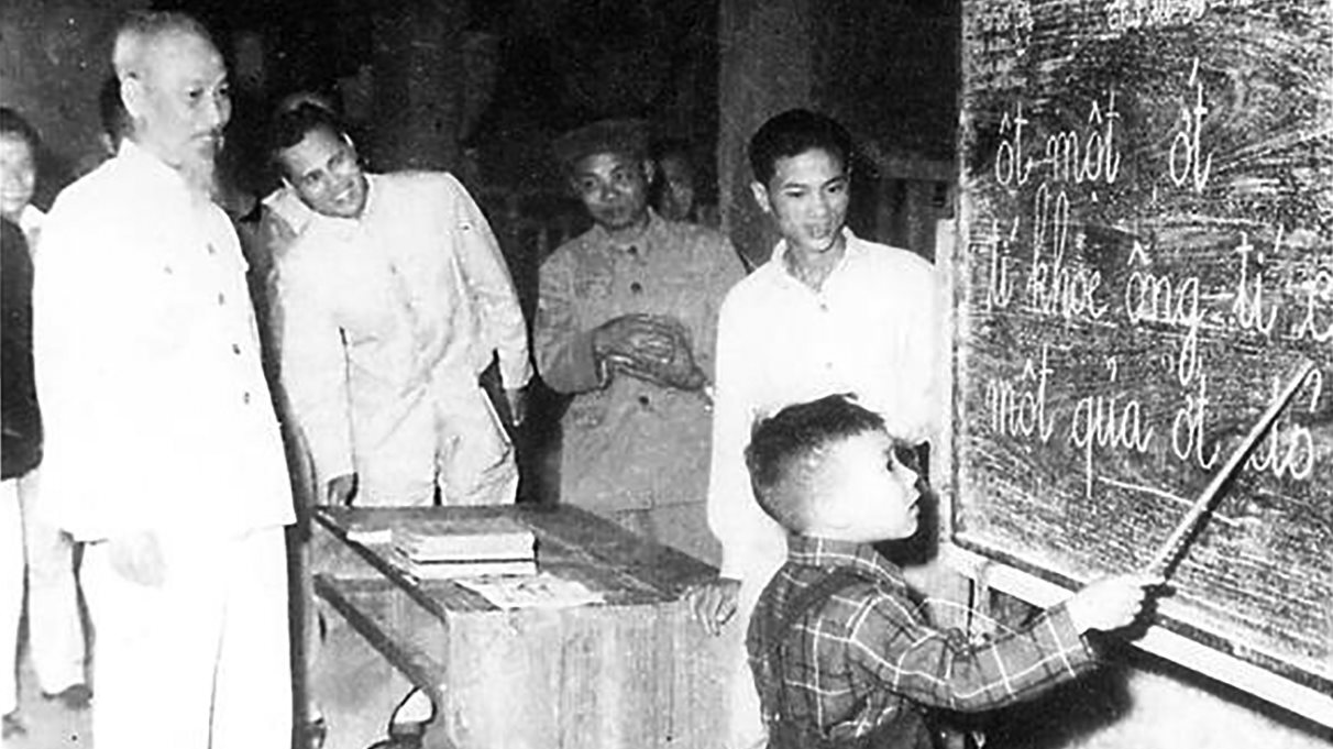 Thấm nhuần tư tưởng Hồ Chí Minh về vai trò, trách nhiệm của người thầy
