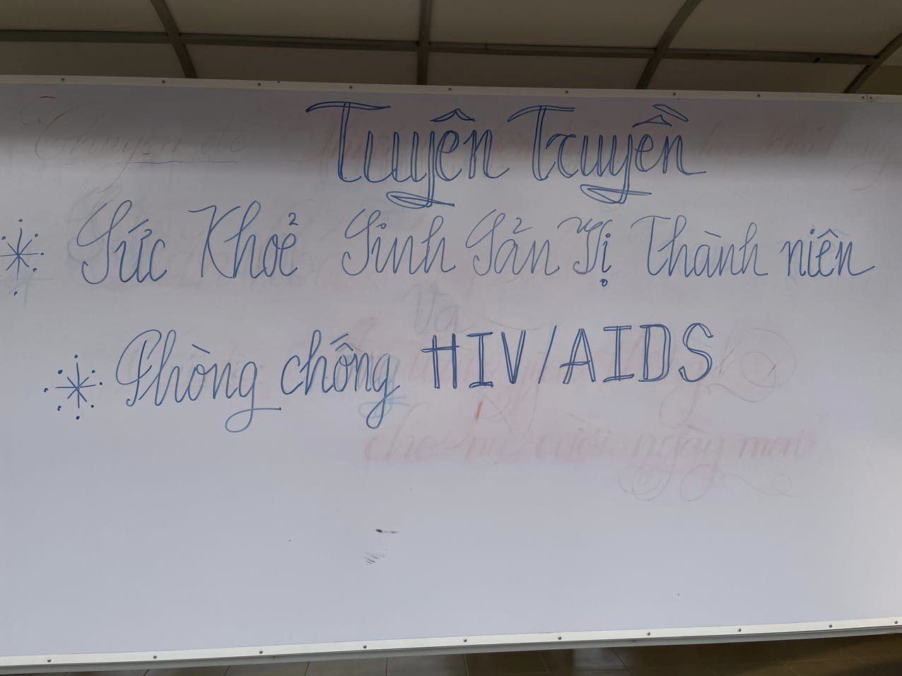 TUYÊN TRUYỀN SỨC KHOẺ SINH SẢN VỊ THÀNH NIÊN VÀ PHÒNG CHỐNG HIV/AIDS