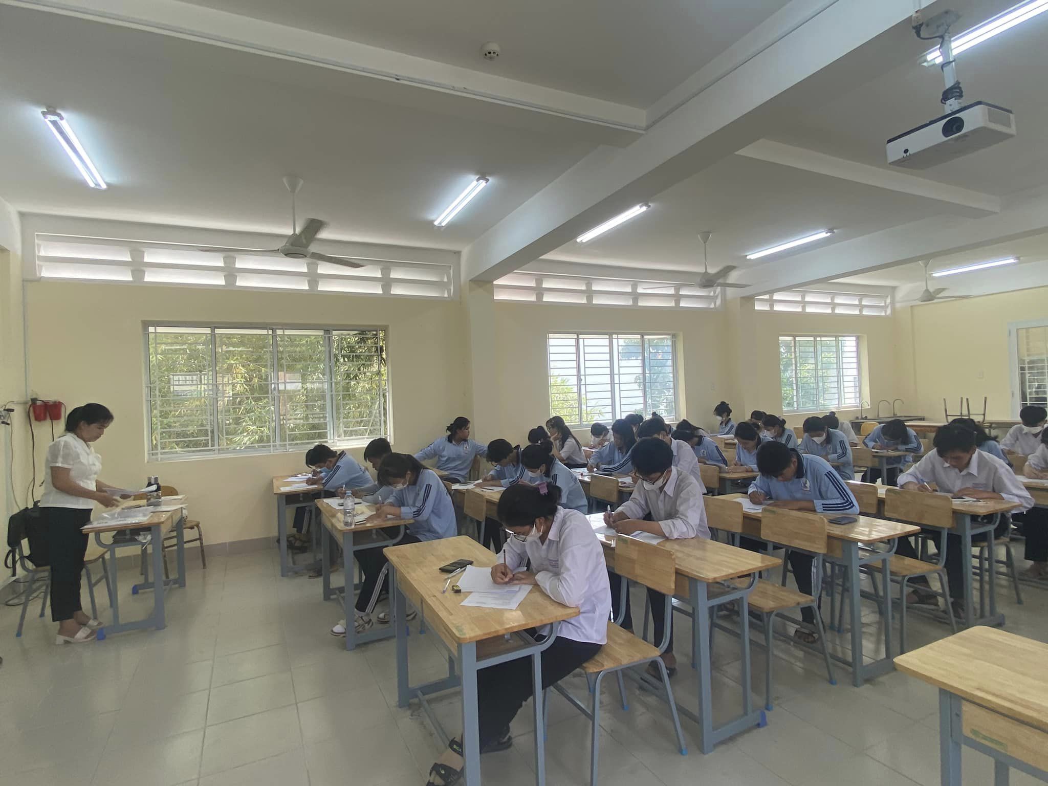 THI HỌC SINH GIỎI CẤP TRƯỜNG