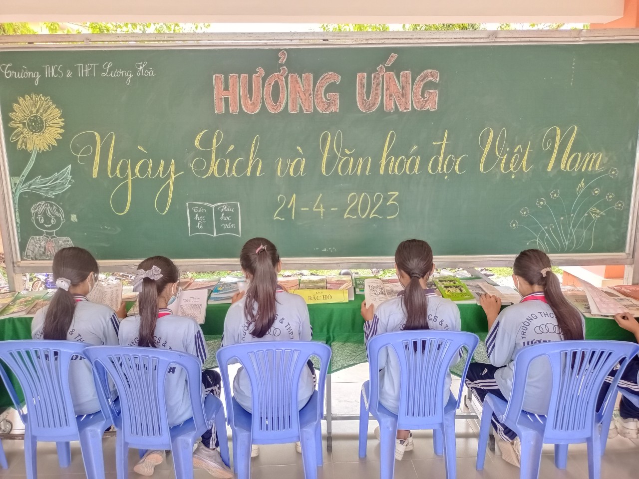 HƯỞNG ỨNG NGÀY SÁCH VÀ VĂN HOÁ ĐỌC VIỆT NAM LẦN THỨ 2 (21/4)